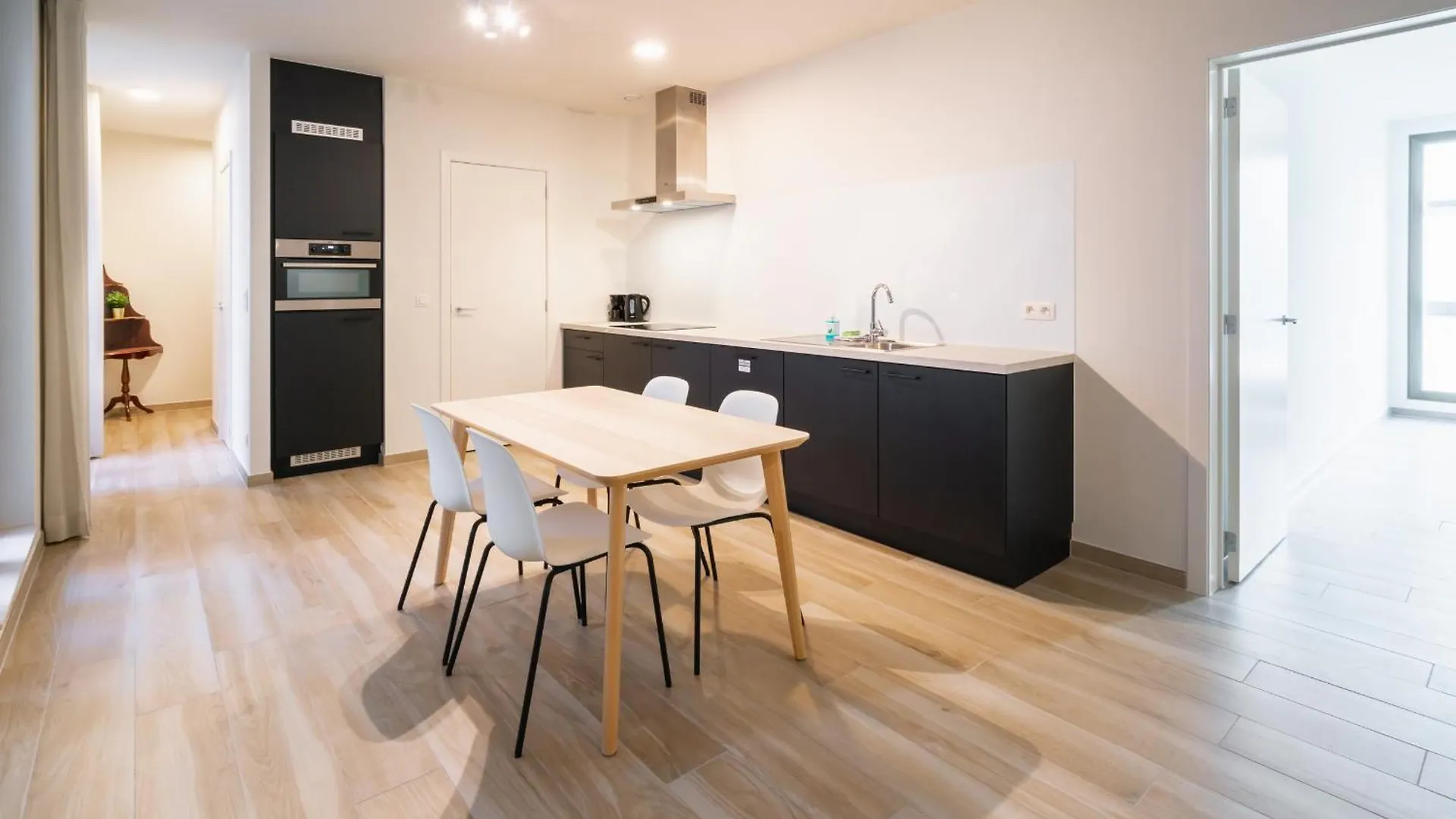Opera Square Apartments In Antwerp Centre 0*,