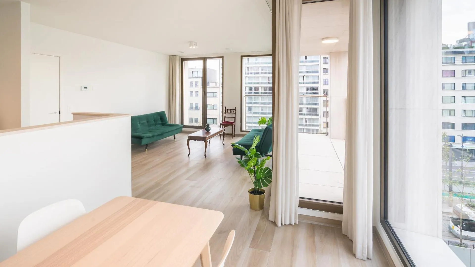 Opera Square Apartments In Antwerp Centre